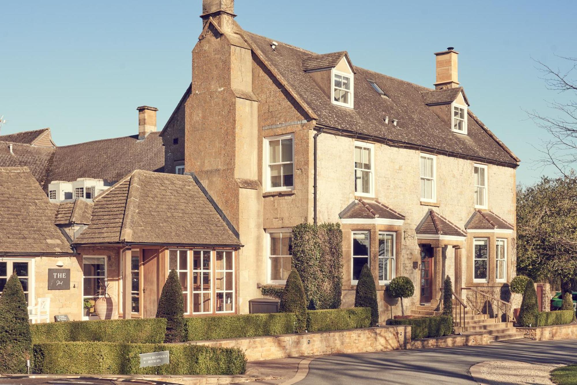 Dormy House Hotel Broadway  Exteriör bild